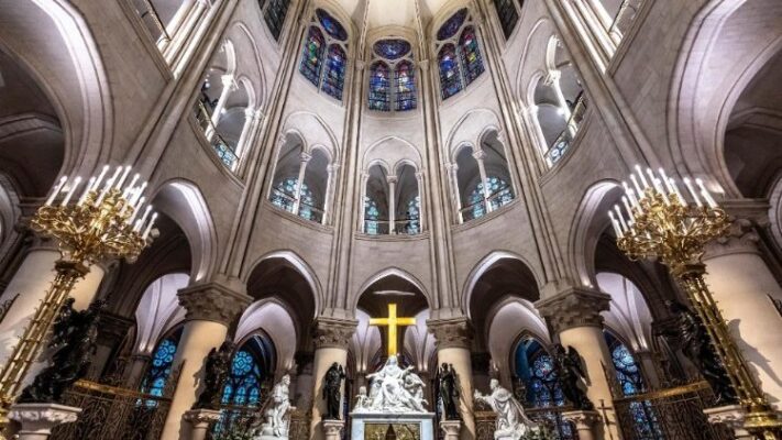 Đức Thánh Cha mời gọi các linh mục của Giáo tỉnh Paris đặt nền tảng cuộc đời trong Chúa Giêsu