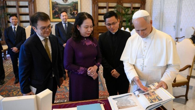 ĐTC Lêô tiếp Phó Chủ tịch nước Việt Nam