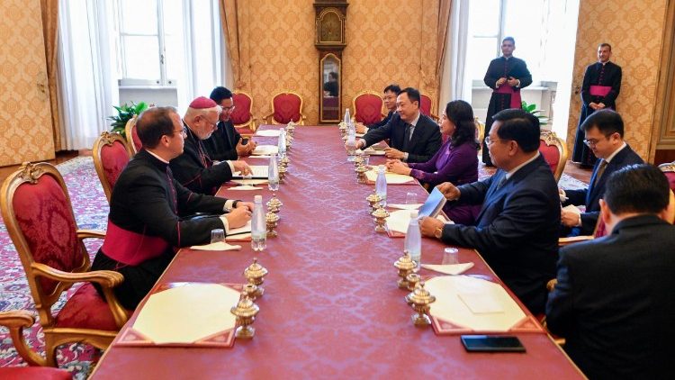 Phó Chủ tịch nước Việt Nam gặp Đức TGM Paul Richard Gallagher