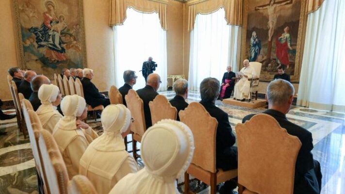 Đức Thánh Cha tiếp các thành viên tạp chí “La Civiltà Cattolica” nhân kỷ niệm 175 năm thành lập