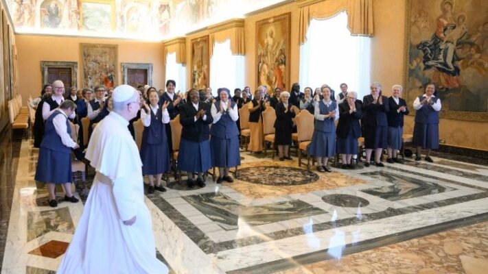 ĐTC Lêô XIV mời gọi dòng Nữ tử Thánh Phaolô tín thác vào Chúa và dấn thân vào thực tại con người