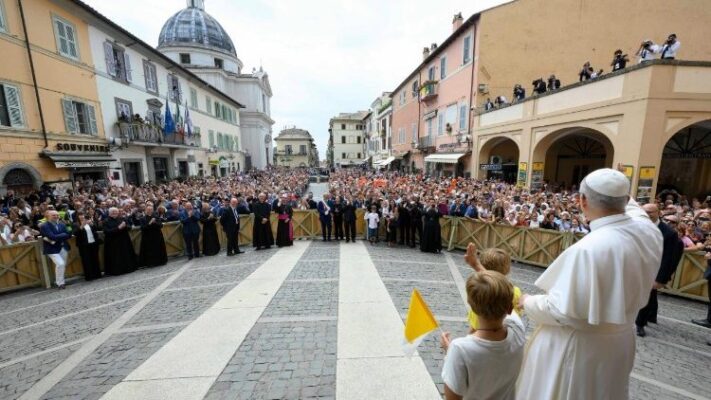 Kinh Truyền Tin (15/8) Lễ Đức Mẹ hồn xác lên trời: Hy vọng cho chúng ta