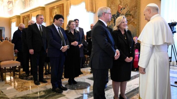 Đức Thánh Cha: Thiên Chúa không thể cứu độ chúng ta mà không cần chúng ta